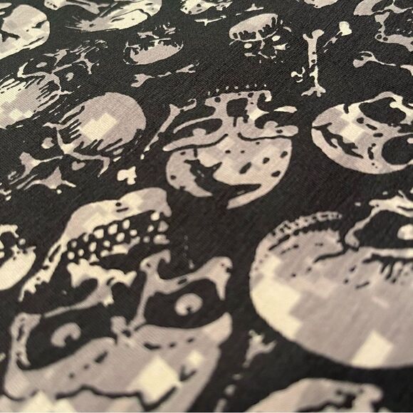Pixelated Camo Skulls Bones on Black 1-Way Stretch Fabric 1.6 Yards 60” Wide - Picture 7 of 10